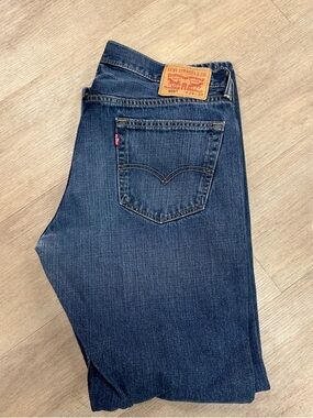 Levi's Men's Medium Dark Blue Straight Leg Jeans